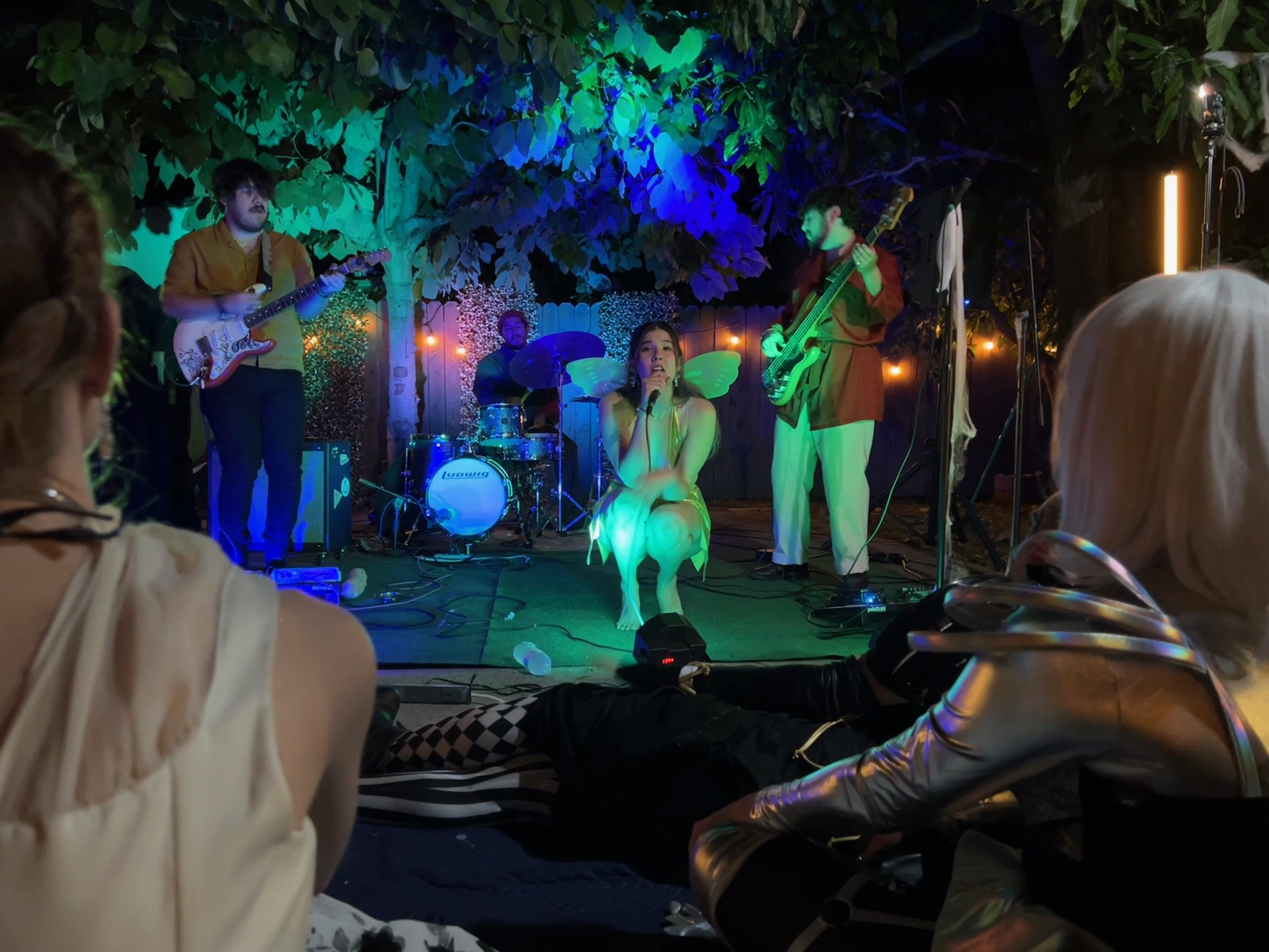 Izzy Spring performing